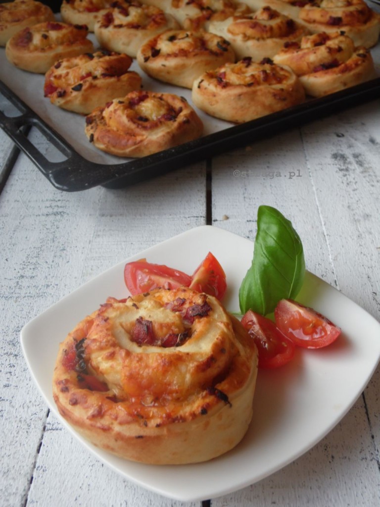 Pizza roladki - pizza rolls