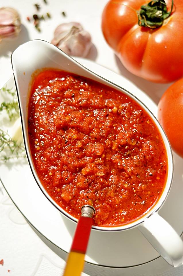 sos ze świezych pomidorów