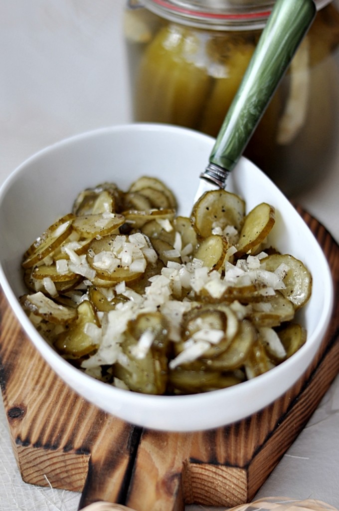 Surówka Z Ogórka Kiszonego Cebuli I Jabłka straga.pl