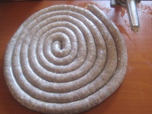 Domowa biała kiełbasa