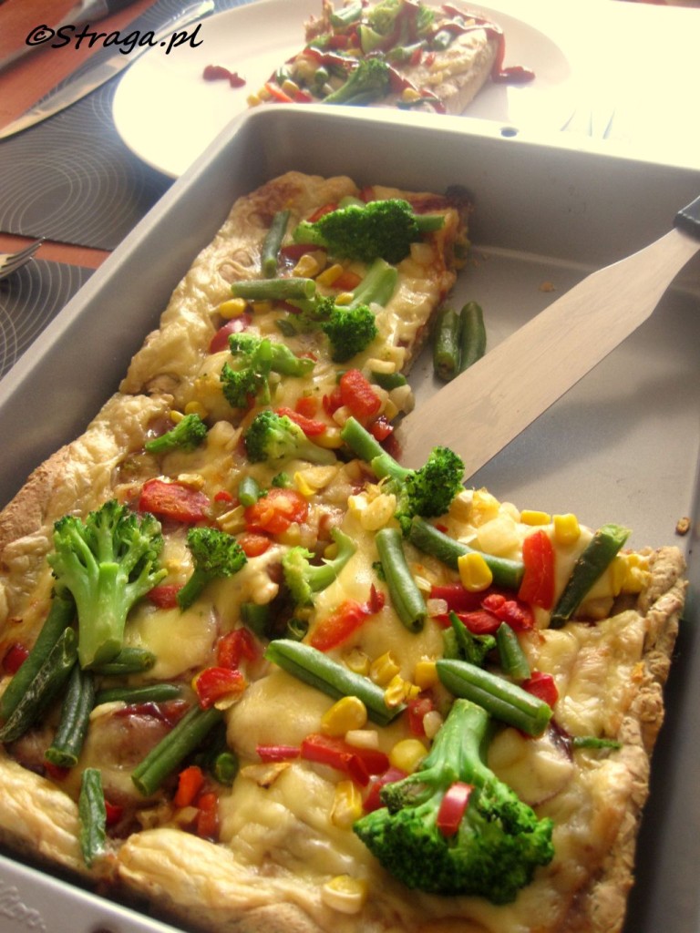 Pizza domowa z warzywami