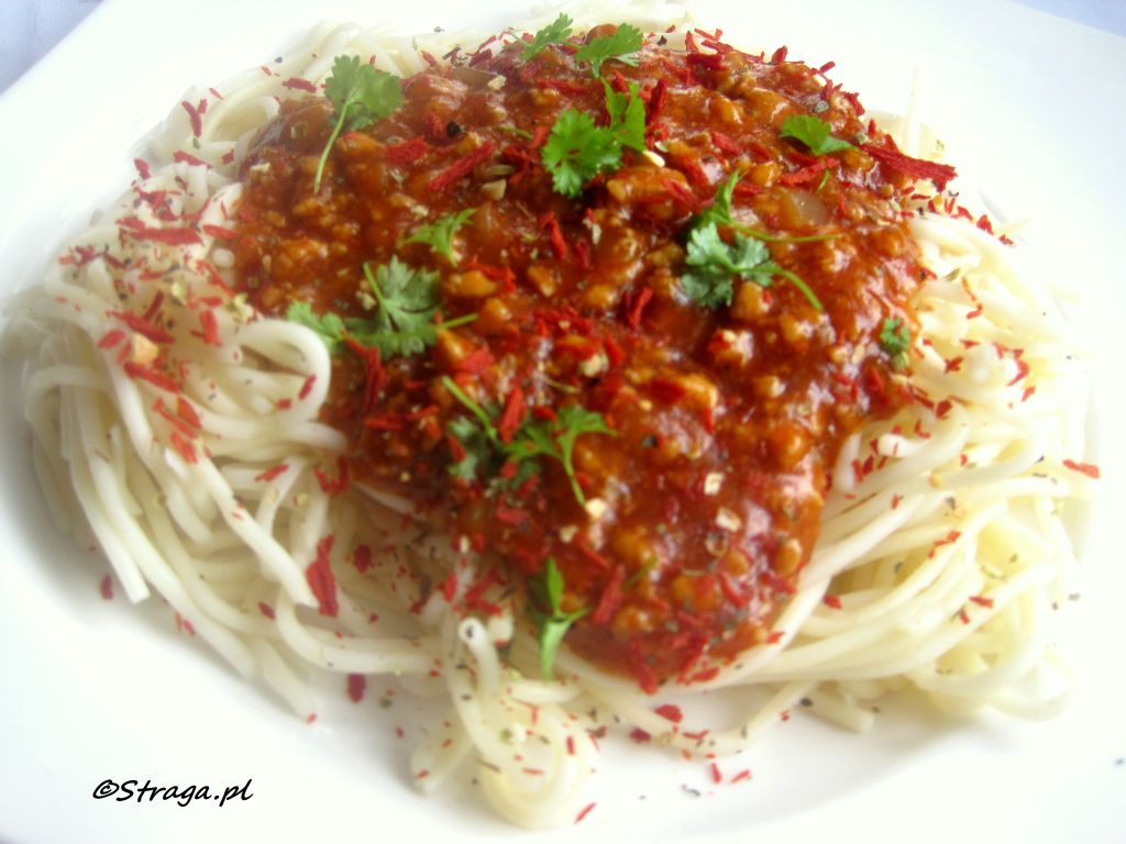 Spaghetti z sosem pomidorowym