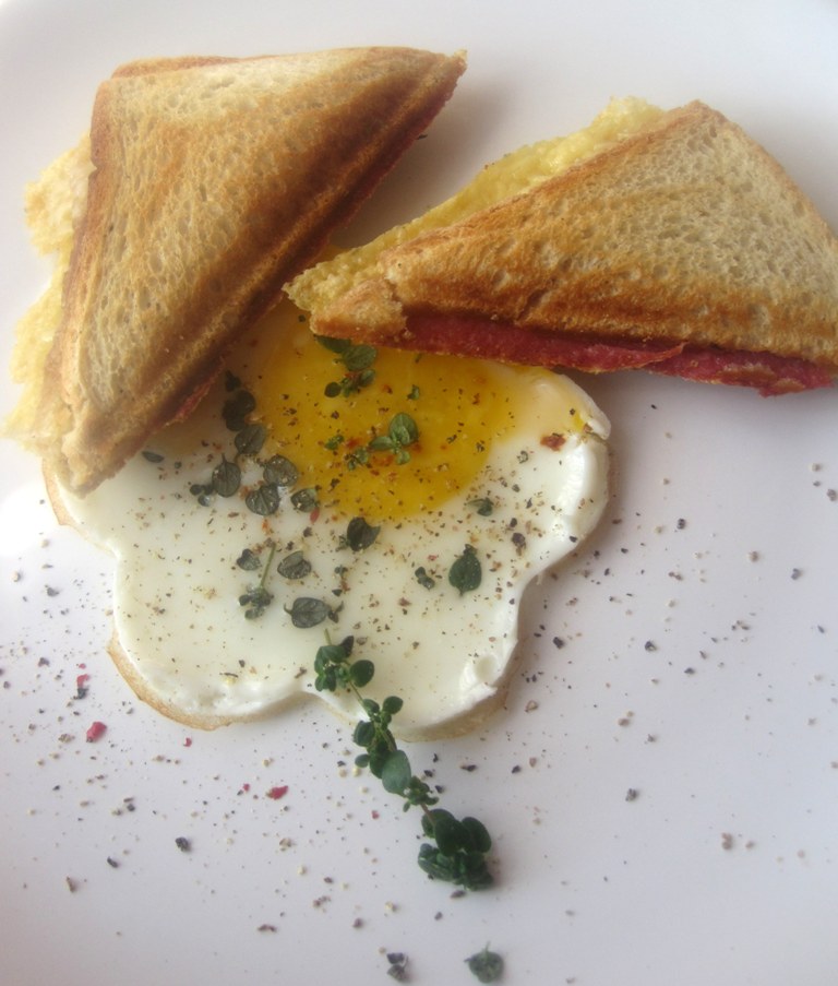 Sandwich i jajko sadzone