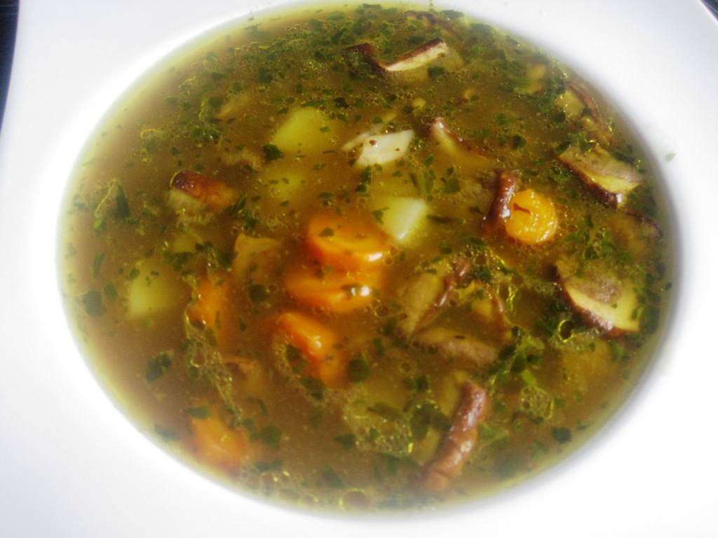Zupa grzybowa (z czosnkiem niedźwiedzim)