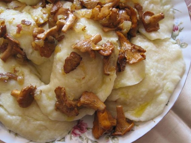 Pierogi z kurkami w cieście kartoflanym