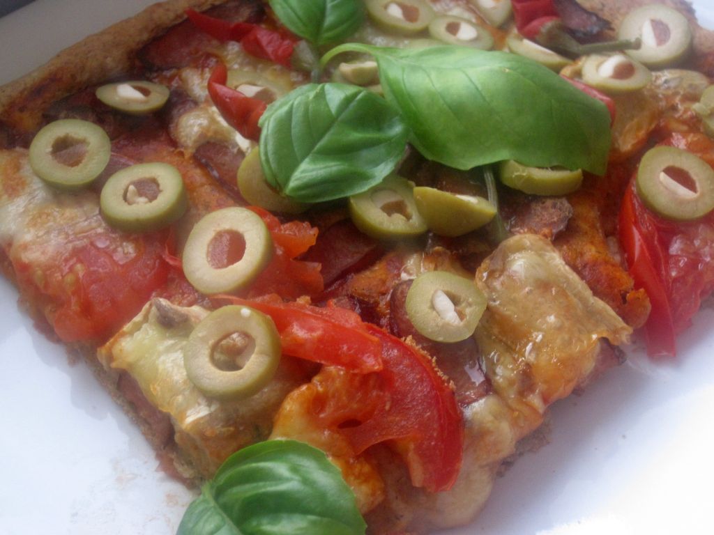 Pizza włoska z mozzarellą