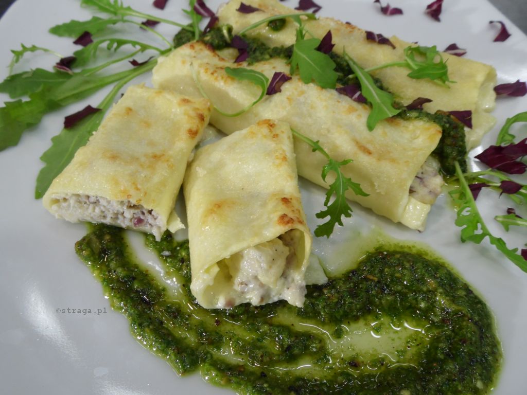 Włoskie Cannelloni faszerowane serem ricotta, kalafiorem i radicchio