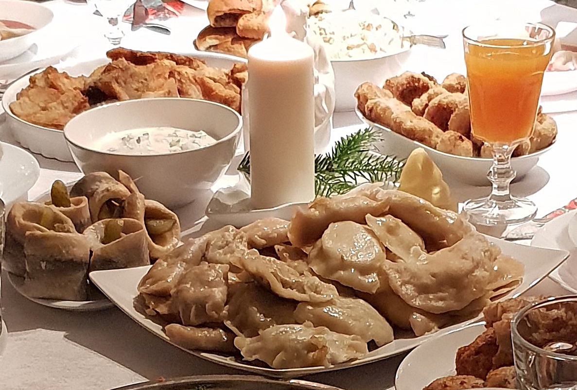 Wigilijne pierogi z kapustą i grzybami