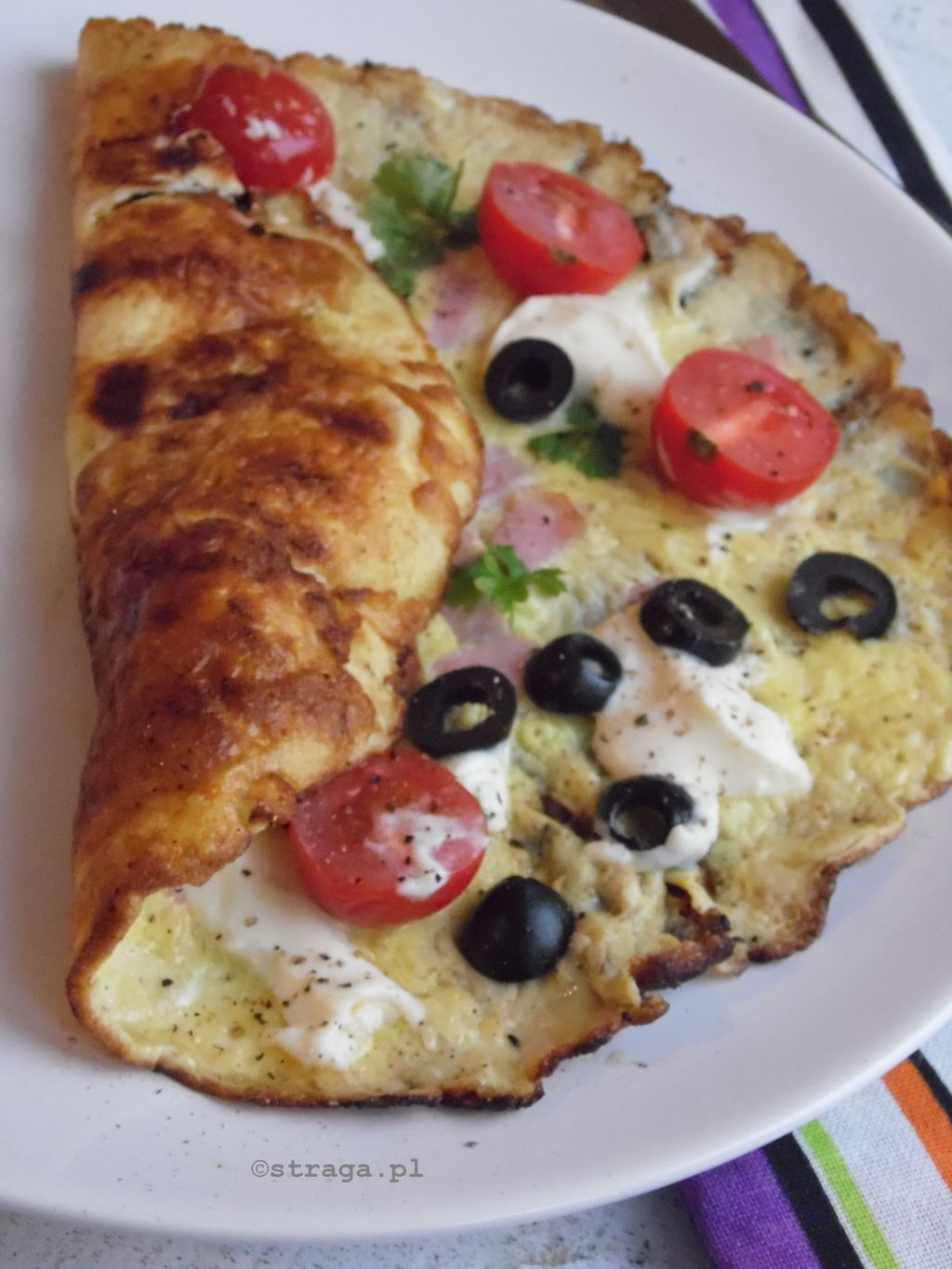 Omlet z bryndzą i oliwkami