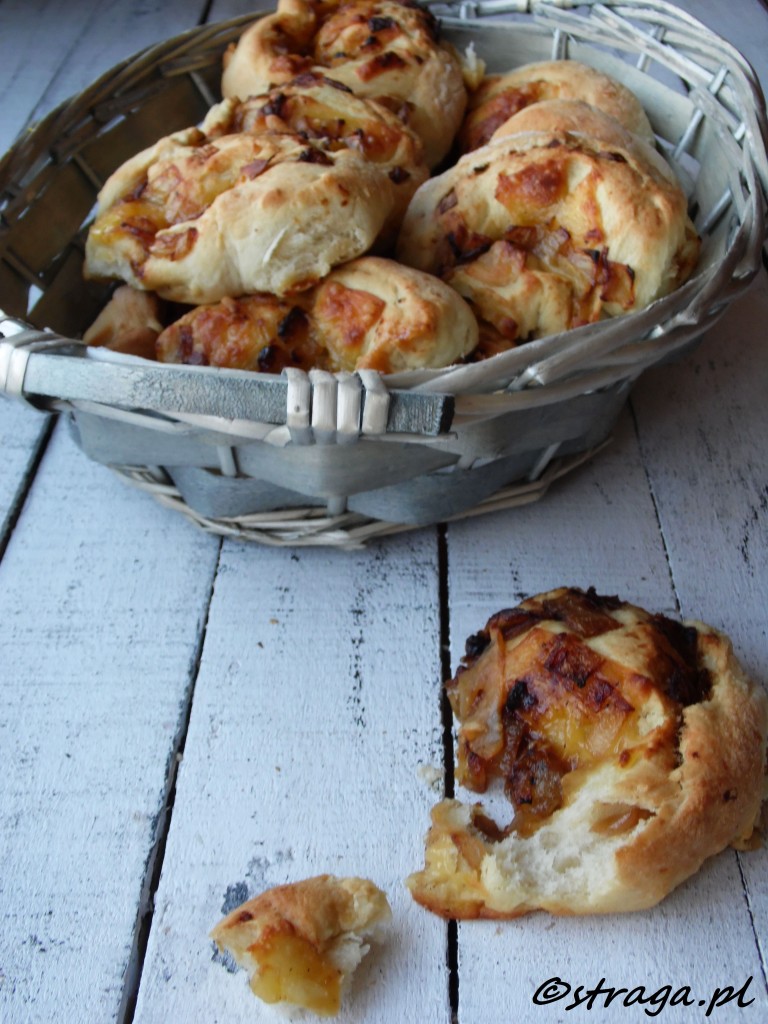Cebularze rolls