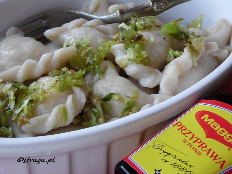 Pierogi z MAGGI’cznym farszem i karmelizowanym porem