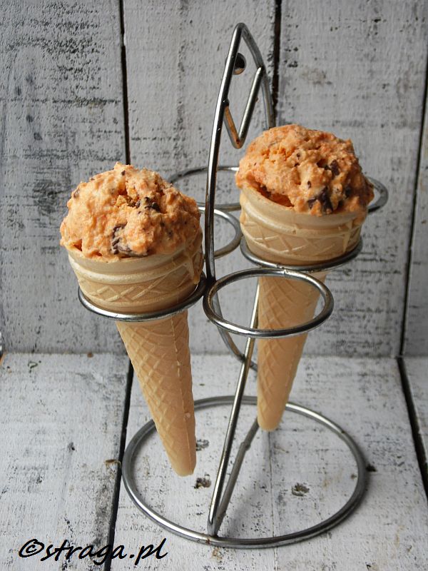 Lody marchewkowe z czekoladą z maszynki do lodów (test maszynki)