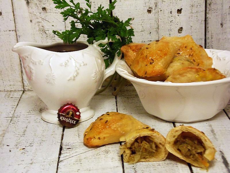 Piwne pierogi z kapustą, grzybami i z kminkiem (piwne kapuśniaczki)