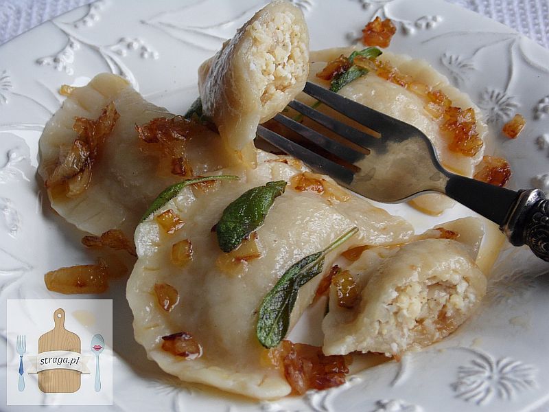 Pierogi z kaszą jaglaną i serem