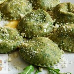 Zielone ravioli z rukoli