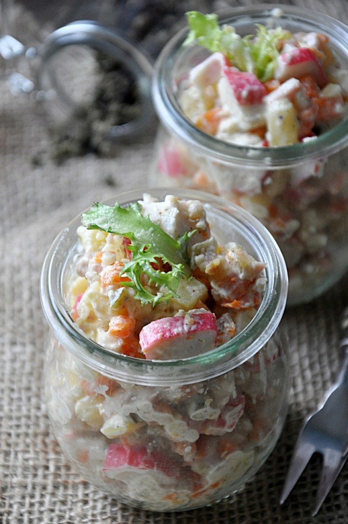 sałatka jarzynowa z surimi
