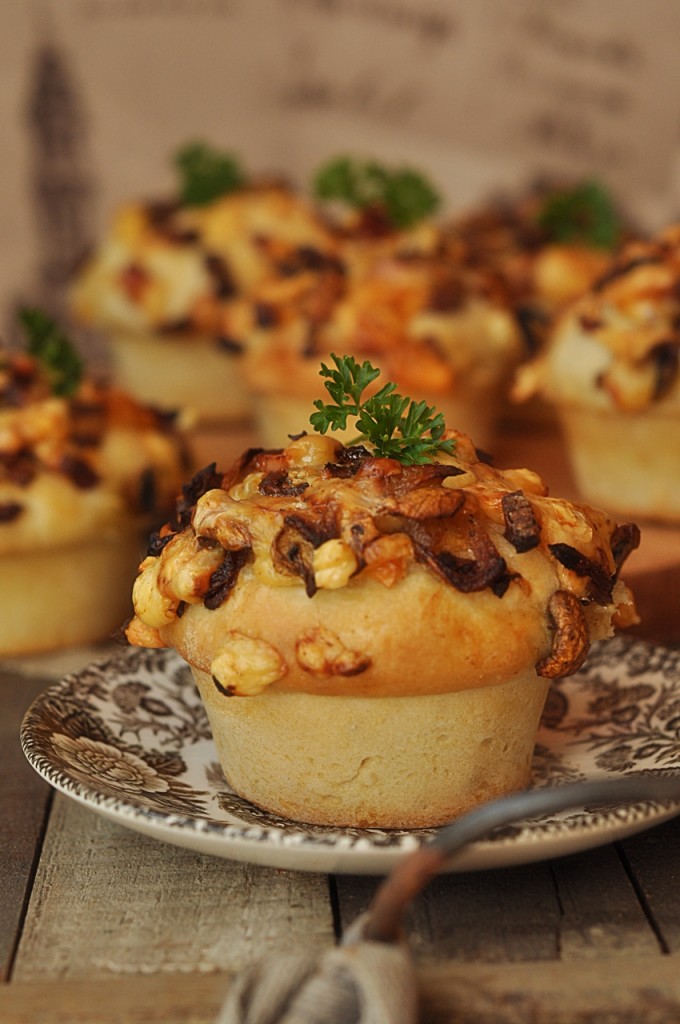 Muffiny drożdżowe faszerowane
