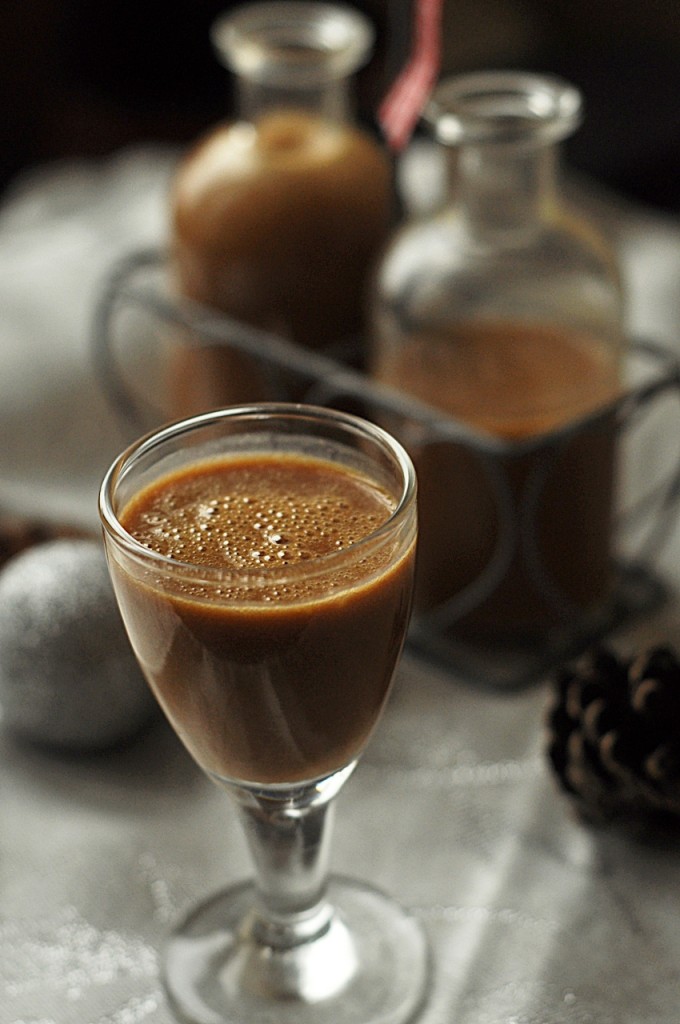 Domowy likier czekoladowy. Chocolate liquor