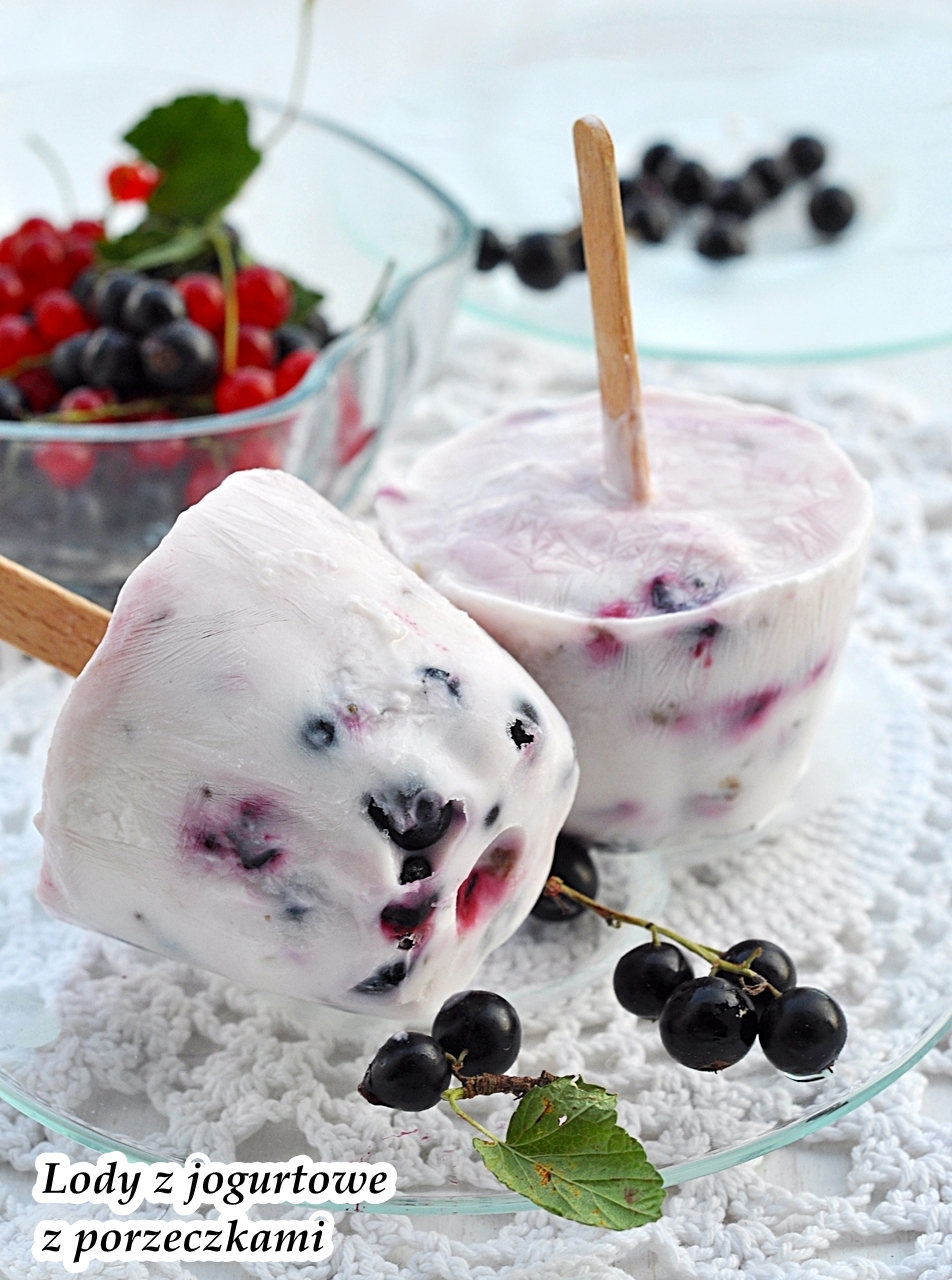 Lody jogurtowe z porzeczkami