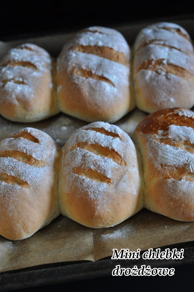 Chlebek drożdżowy