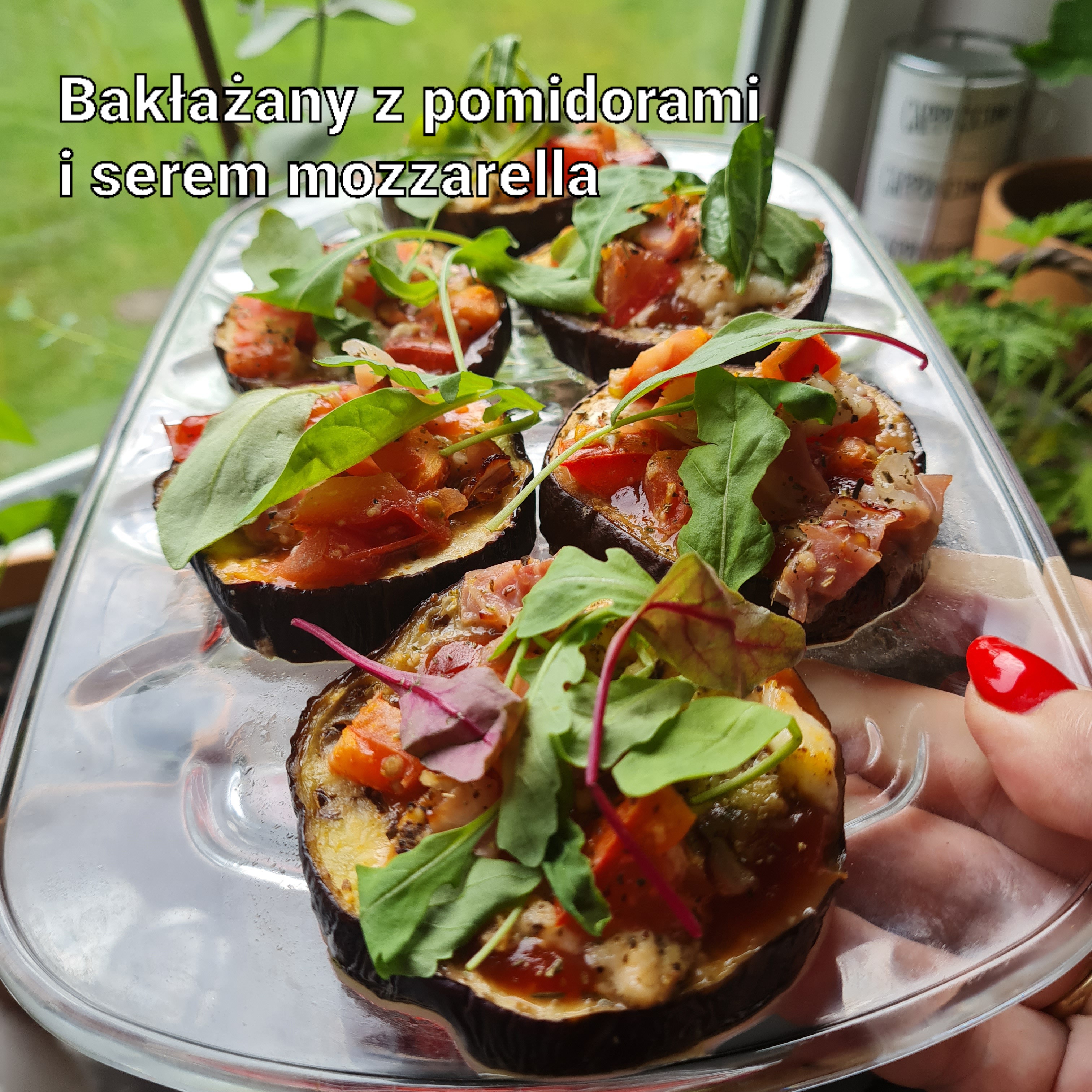 Bakłażany z pomidorami i serem